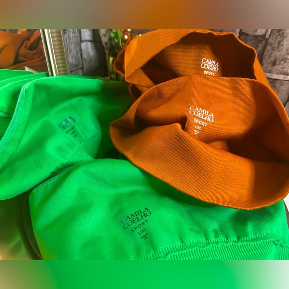 Camila Coelho workout sets - Picture 3 of 13